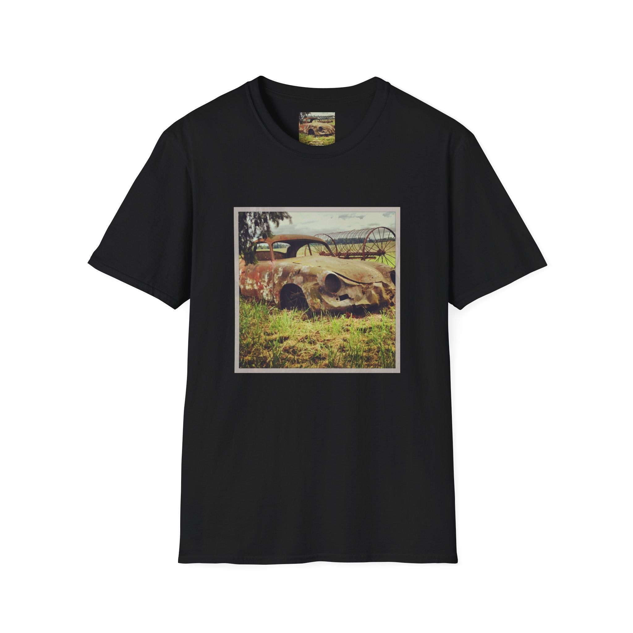 Vintage Rusted Car Photo Tee — Retro Abandoned Auto Graphic T-Shirt
