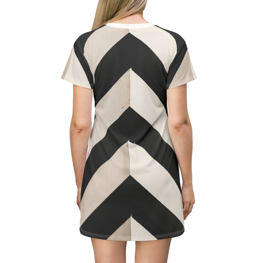 Chevron Stripe T‑Shirt Dress — Black & White Bold Geometric Dress