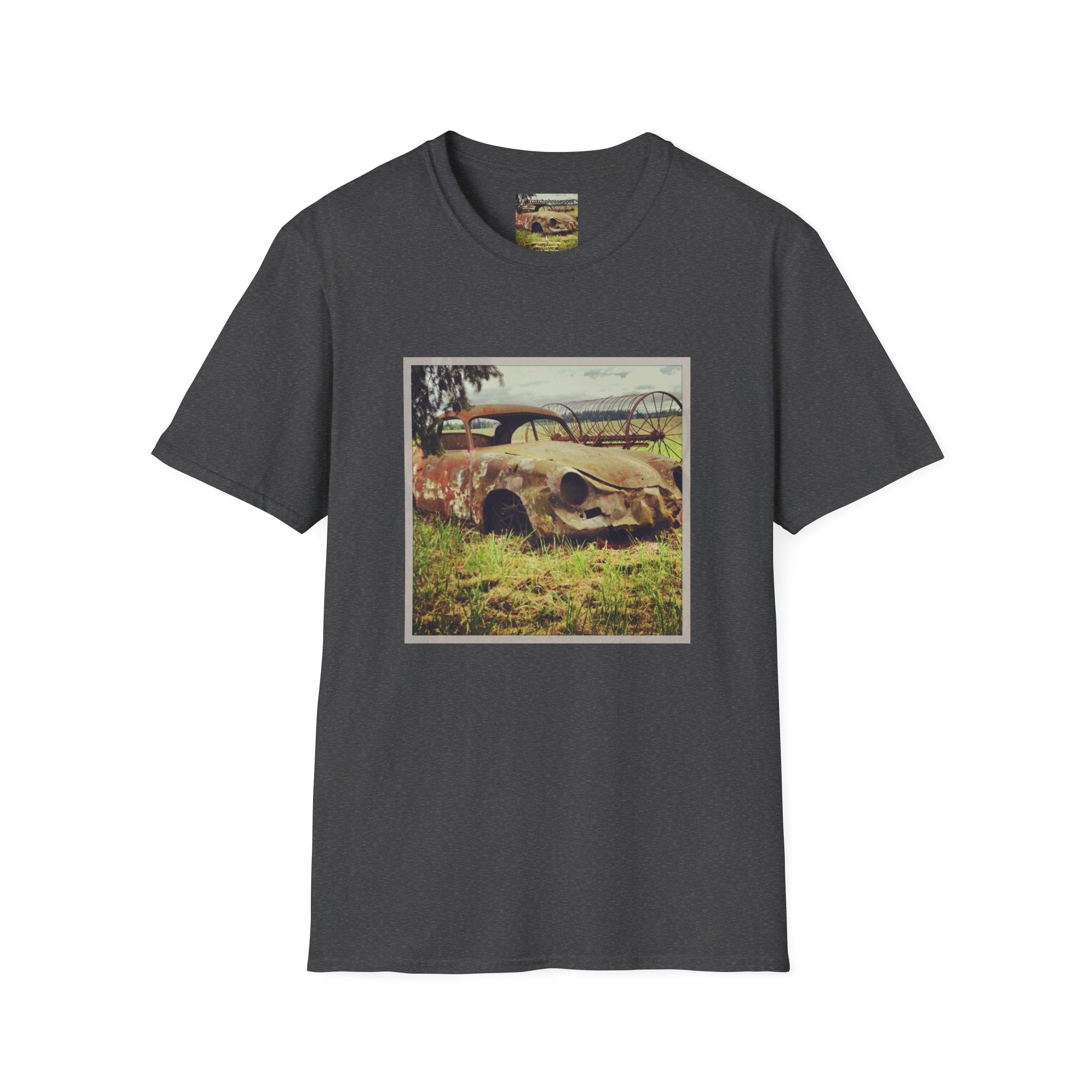 Vintage Rusted Car Photo Tee — Retro Abandoned Auto Graphic T-Shirt